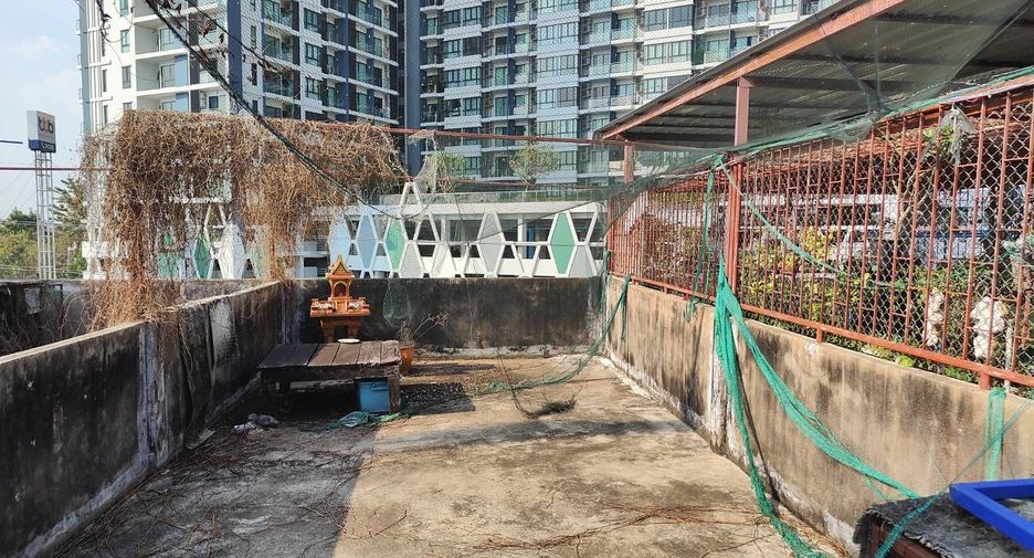 For sale 4 bedrooms retail Space in Khlong San, Bangkok