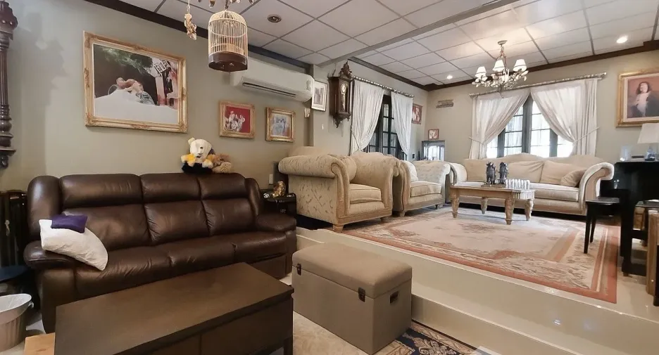 For sale 6 bedrooms house in Taling Chan, Bangkok