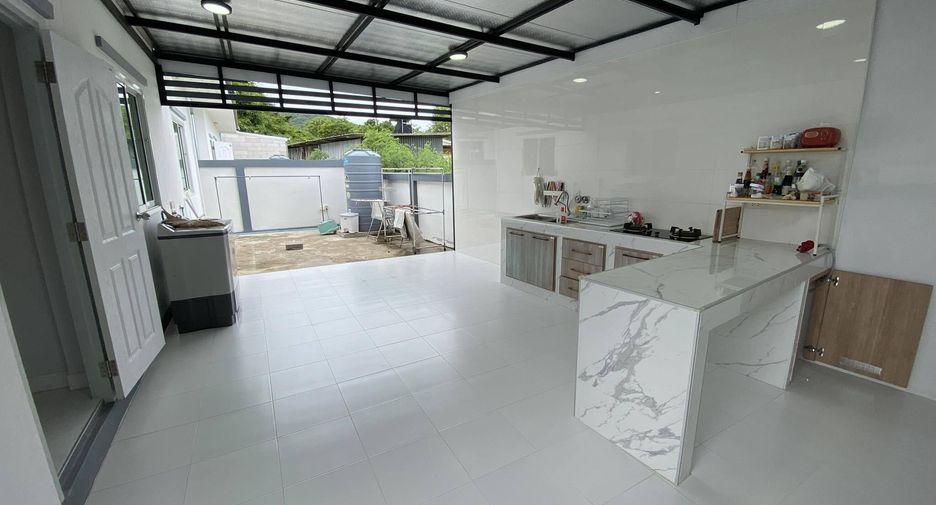 Casa en venta y en alquiler de 3 habitaciones en Sattahip, Chonburi