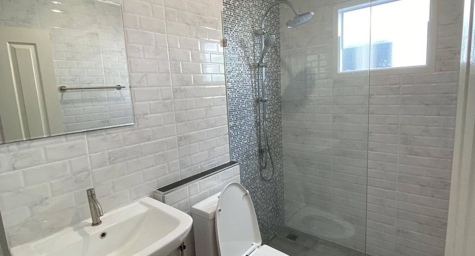 Casa en venta y en alquiler de 3 habitaciones en Sattahip, Chonburi