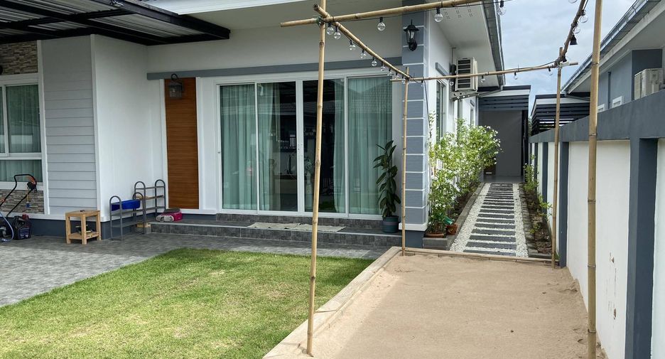 Casa en venta y en alquiler de 3 habitaciones en Sattahip, Chonburi