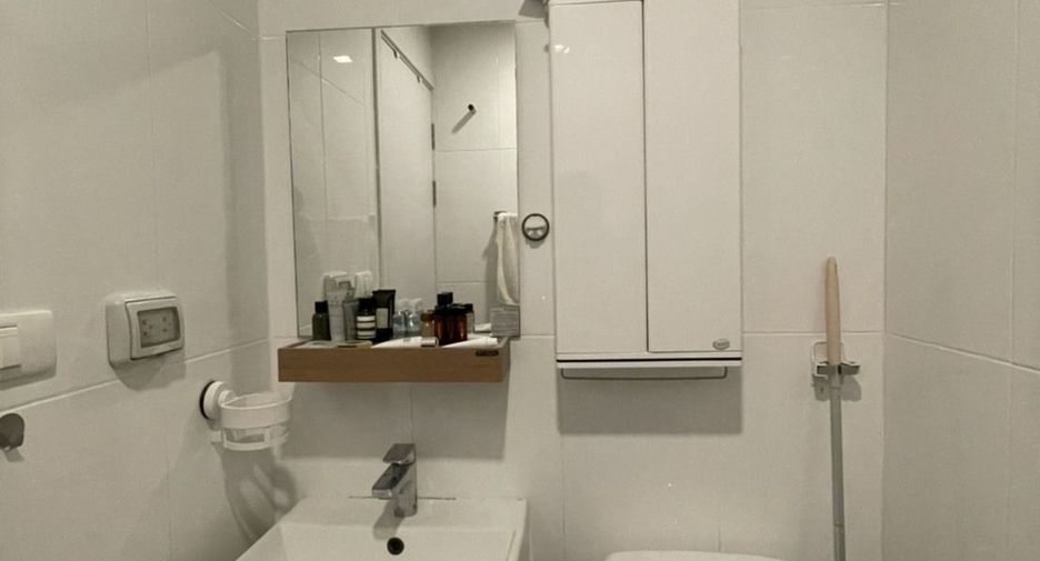 À vendre studio condo à Yan Nawa, Bangkok