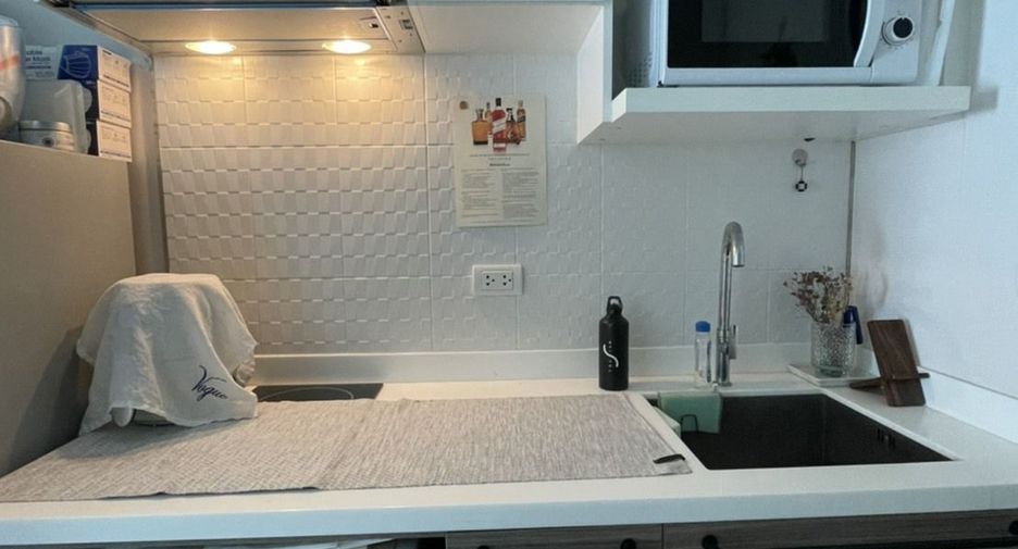 À vendre studio condo à Yan Nawa, Bangkok