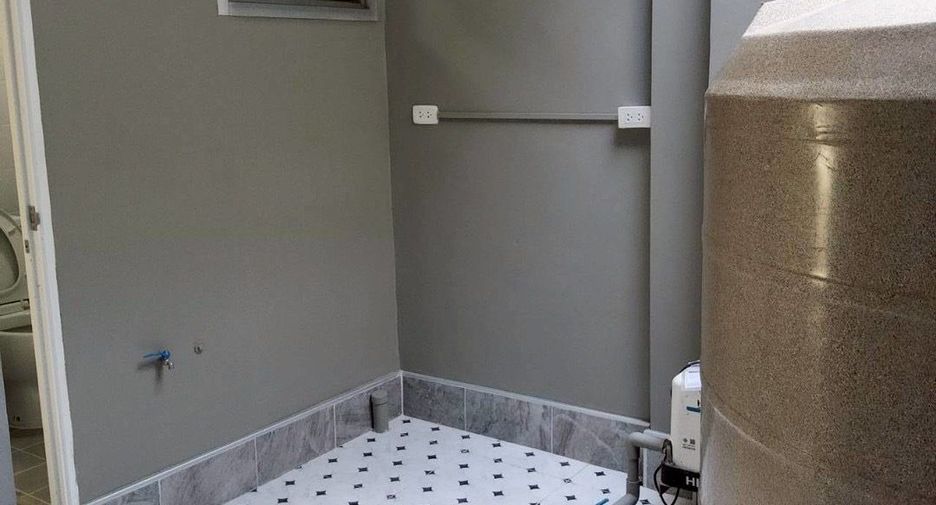 For rent 3 bedrooms townhouse in Thalang, Phuket