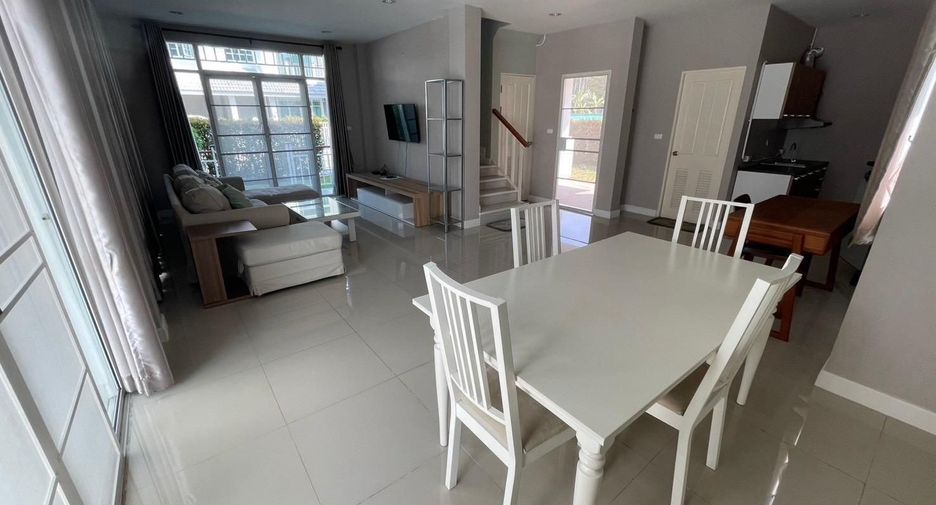 For rent 3 bedrooms house in San Kamphaeng, Chiang Mai