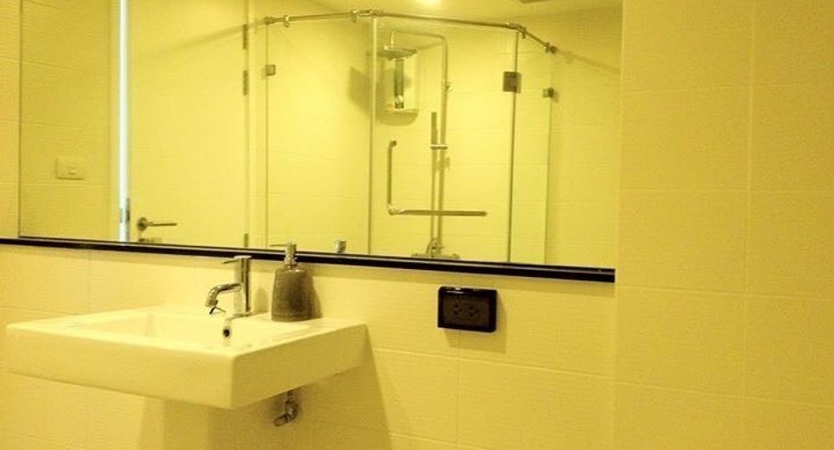 For sale and for rent 2 bedrooms condo in Bang Rak, Bangkok