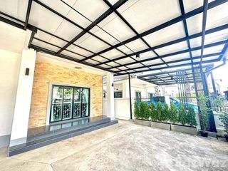 For rent 4 bedrooms house in Saraphi, Chiang Mai