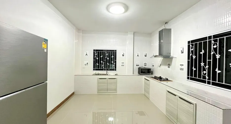Haus zur Miete mit 4 Zimmer in Saraphi, Chiang Mai