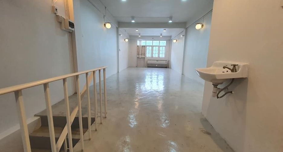 For sale 2 bedrooms townhouse in Cha Am, Phetchaburi
