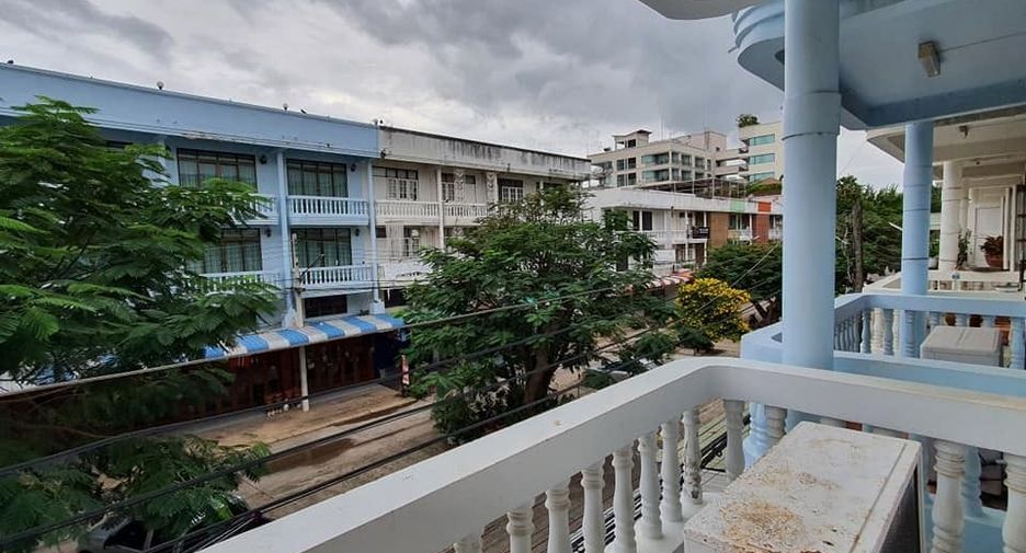 For sale 2 bedrooms townhouse in Cha Am, Phetchaburi