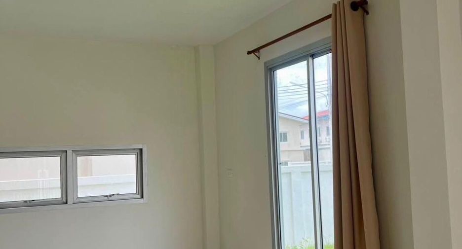 For rent 3 bedrooms townhouse in Thalang, Phuket