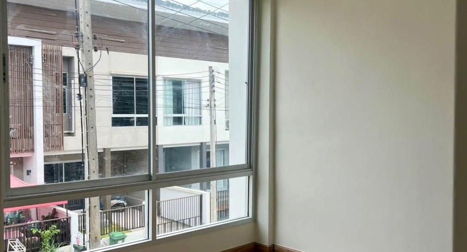 For rent 3 bedrooms townhouse in Thalang, Phuket