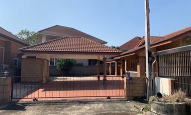 For sale 3 bedrooms house in San Kamphaeng, Chiang Mai