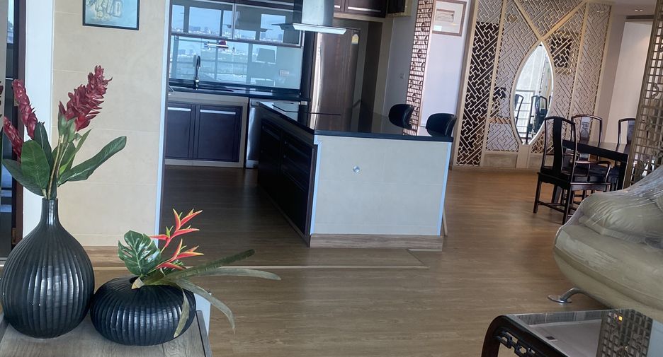 For sale and for rent 3 bedrooms condo in Sathon, Bangkok