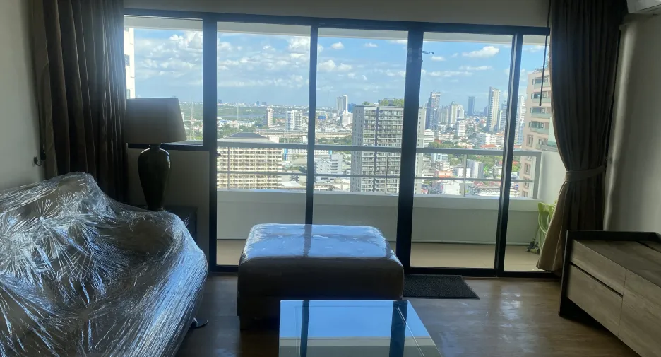 For sale and for rent 3 bedrooms condo in Sathon, Bangkok