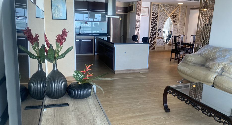For sale and for rent 3 bedrooms condo in Sathon, Bangkok