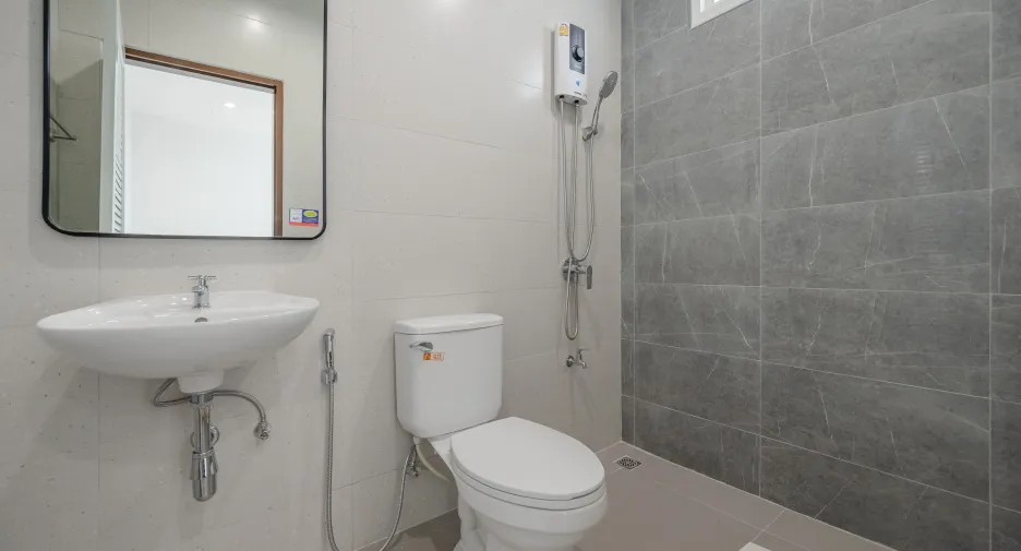 For sale 4 bedrooms townhouse in Lat Phrao, Bangkok