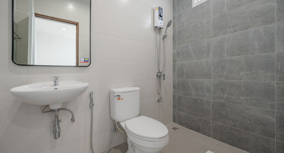 Casa adosada en venta de 4 habitaciones en Lat Phrao, Bangkok