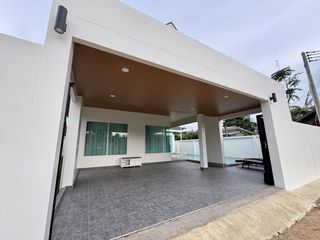 For rent 3 bedrooms villa in Mueang Phuket, Phuket