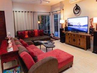 Villa en venta y en alquiler de 10 habitaciones en Mueang Phuket, Phuket
