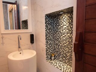 Villa en venta y en alquiler de 10 habitaciones en Mueang Phuket, Phuket
