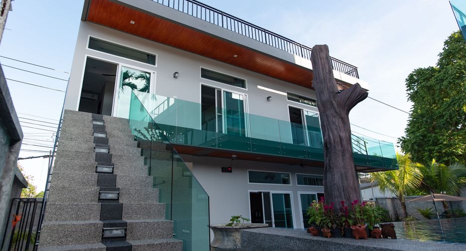 Villa en venta y en alquiler de 10 habitaciones en Mueang Phuket, Phuket