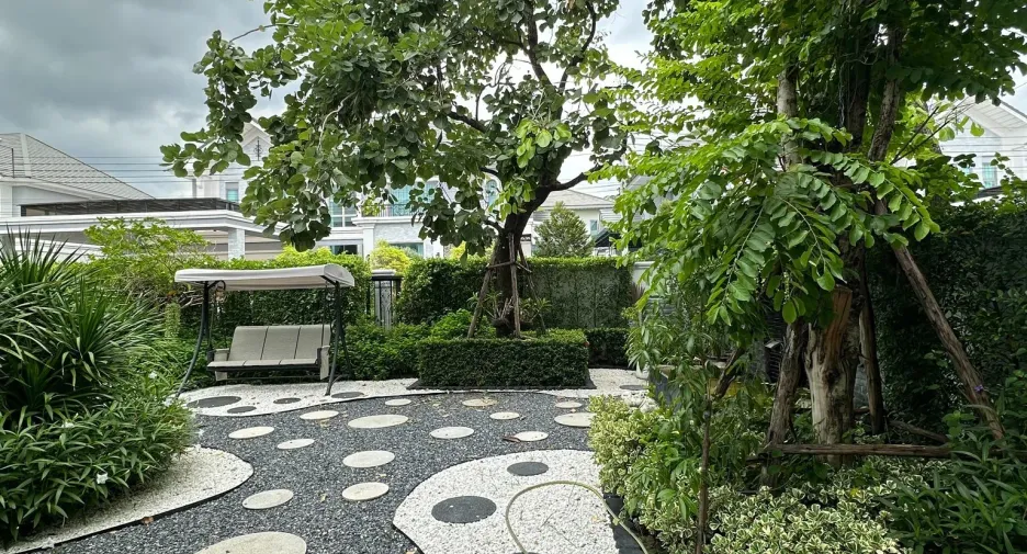 ขาย และ ให้เช่า 4 ห้องนอน บ้านเดี่ยว ใน ลาดกระบัง, กรุงเทพฯ