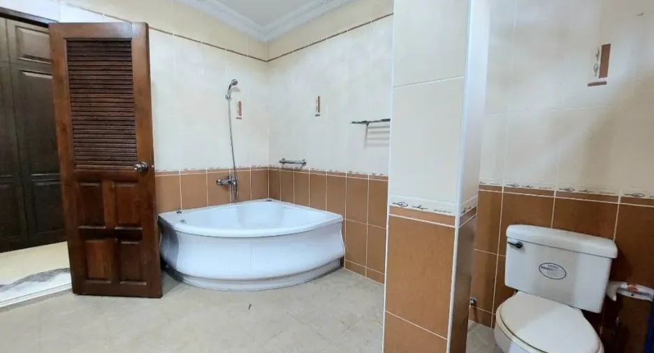 For rent 3 bedrooms house in Bang Lamung, Chonburi