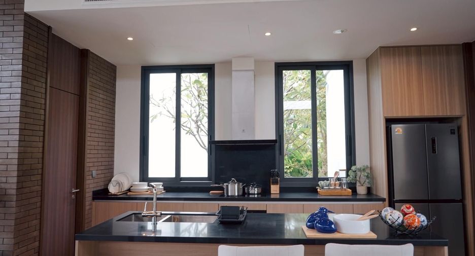 For sale and for rent 4 bedrooms villa in Thalang, Phuket