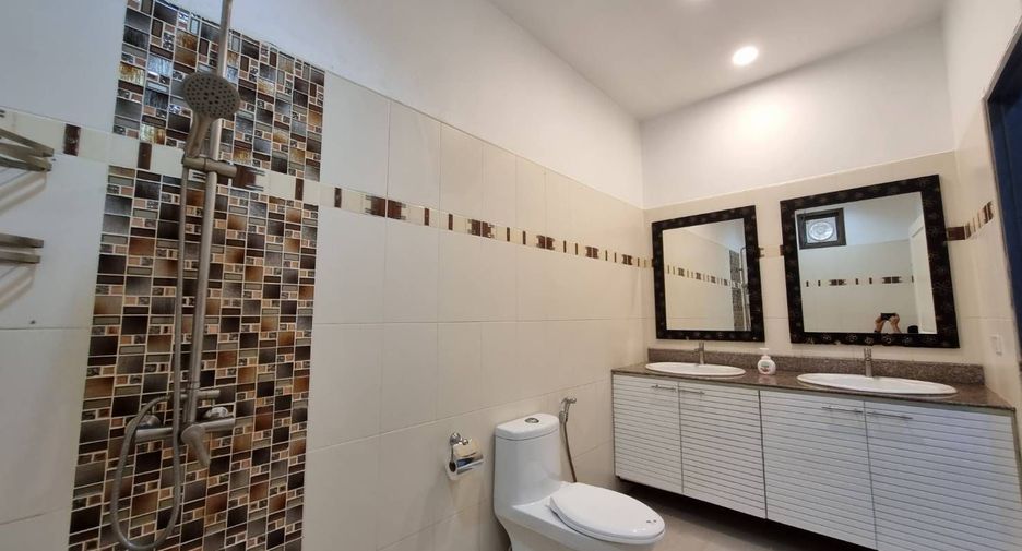 Villa en alquiler de 4 habitaciones en Thalang, Phuket