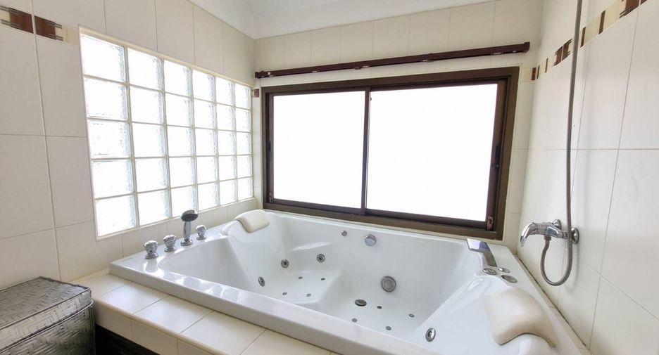 Villa en alquiler de 4 habitaciones en Thalang, Phuket