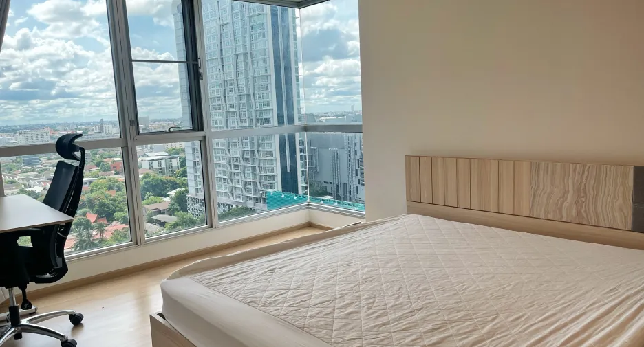 For sale and for rent 2 bedrooms condo in Phra Khanong, Bangkok