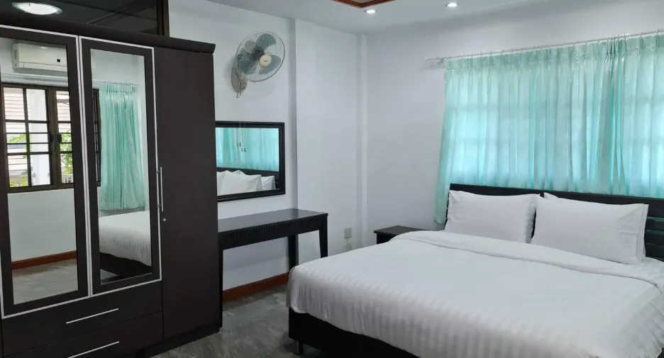 For rent 5 bedrooms house in Hua Hin, Prachuap Khiri Khan