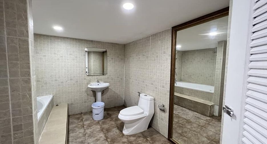 Wohnung zur Miete mit 2 Zimmer in Khlong Toei, Bangkok