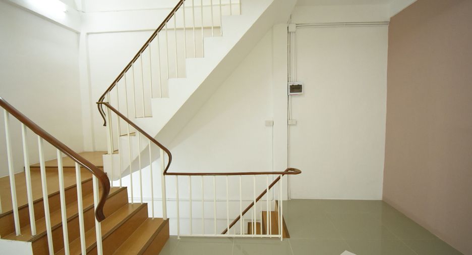For sale 2 bedrooms townhouse in Phasi Charoen, Bangkok