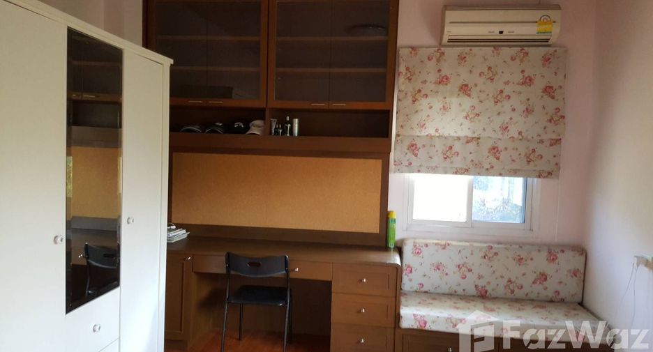 For sale 4 bedrooms house in Mueang Chiang Mai, Chiang Mai