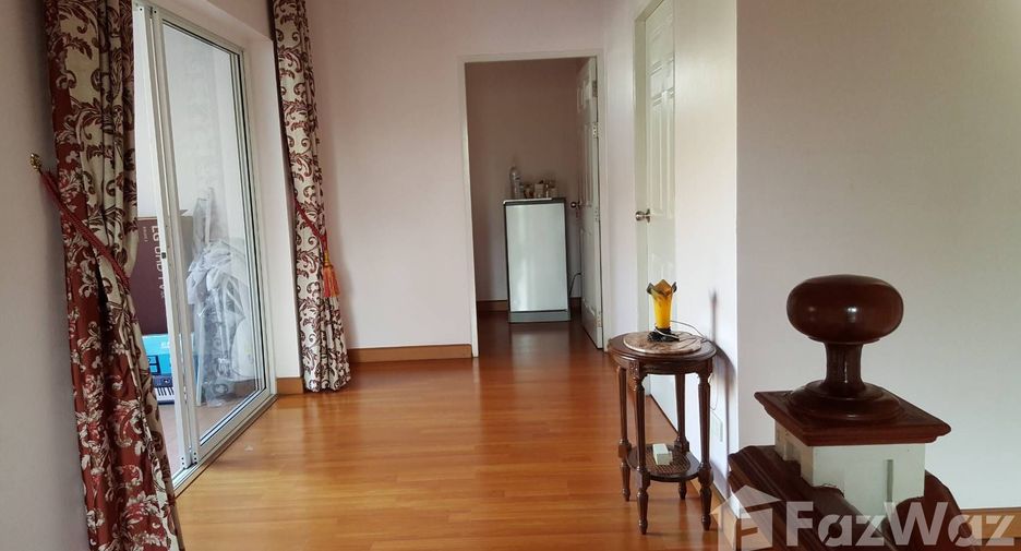 For sale 4 bedrooms house in Mueang Chiang Mai, Chiang Mai