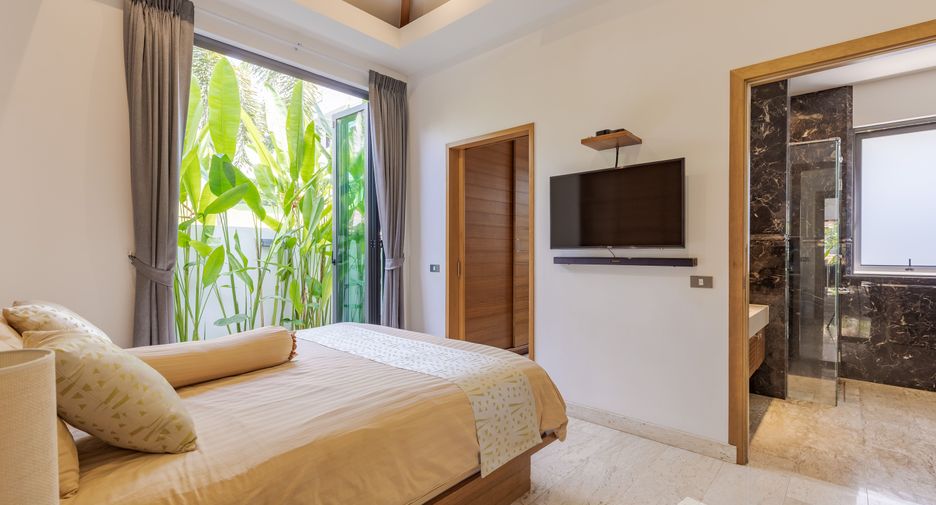 For sale 4 bedrooms villa in Mueang Phuket, Phuket