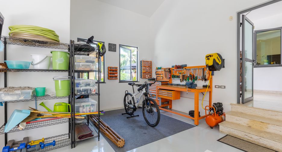 For sale 4 bedrooms villa in Mueang Phuket, Phuket