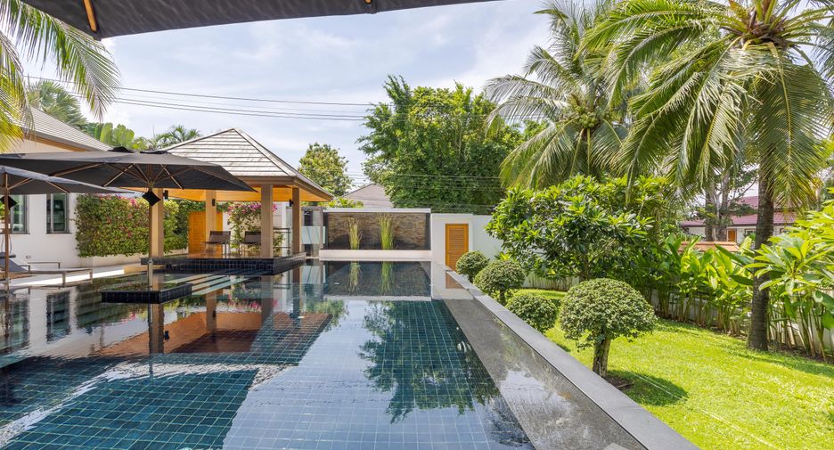 For sale 4 bedrooms villa in Mueang Phuket, Phuket