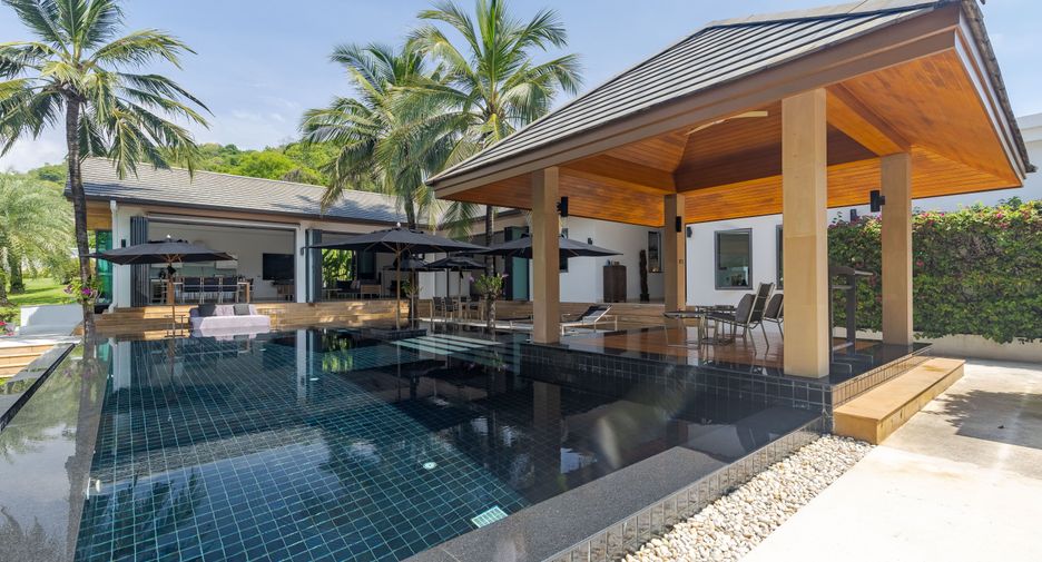 For sale 4 bedrooms villa in Mueang Phuket, Phuket
