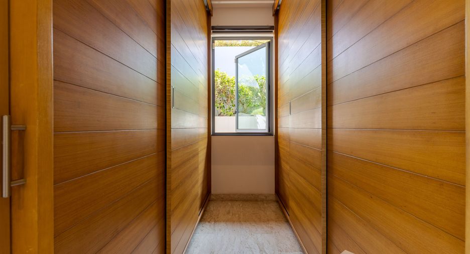 For sale 4 bedrooms villa in Mueang Phuket, Phuket