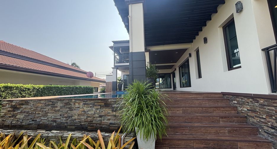 For rent 5 bedrooms villa in Hua Hin, Prachuap Khiri Khan