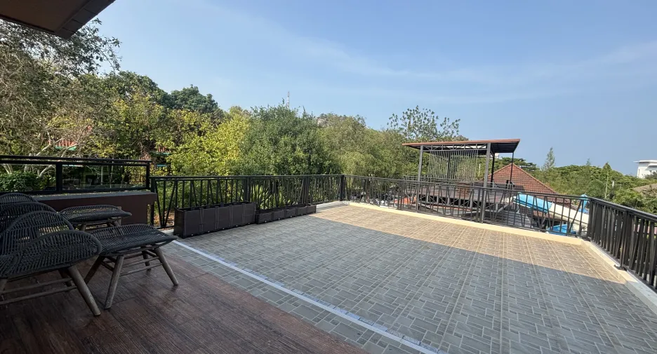For rent 5 bedrooms villa in Hua Hin, Prachuap Khiri Khan