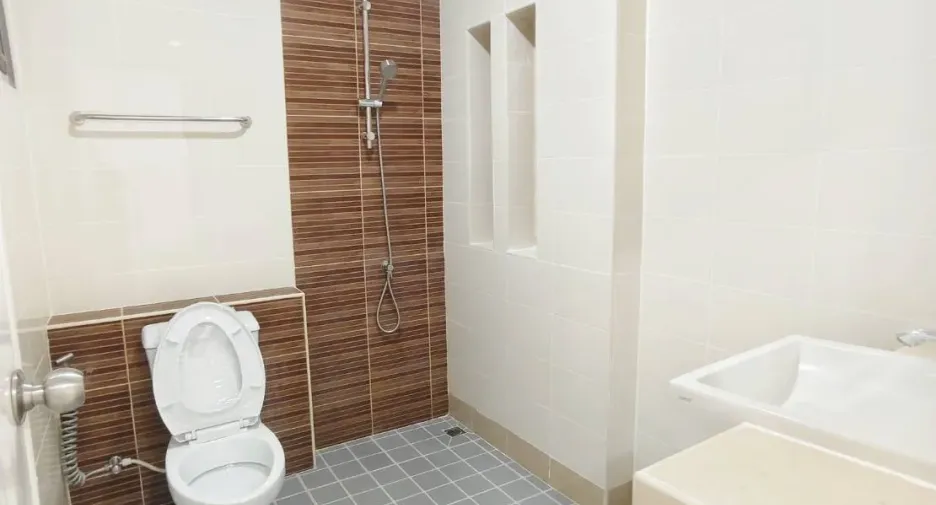 Casa en venta de 3 habitaciones en Ban Chang, Rayong