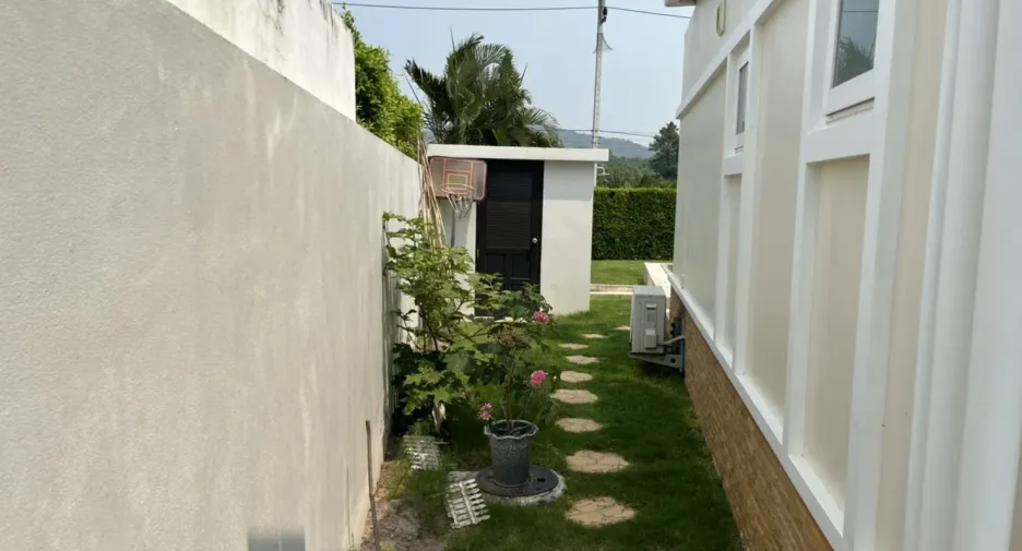 For sale and for rent 4 bedrooms villa in Hua Hin, Prachuap Khiri Khan