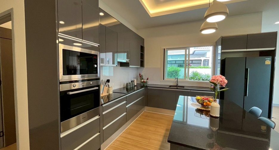 For sale 3 bedrooms villa in Hua Hin, Prachuap Khiri Khan