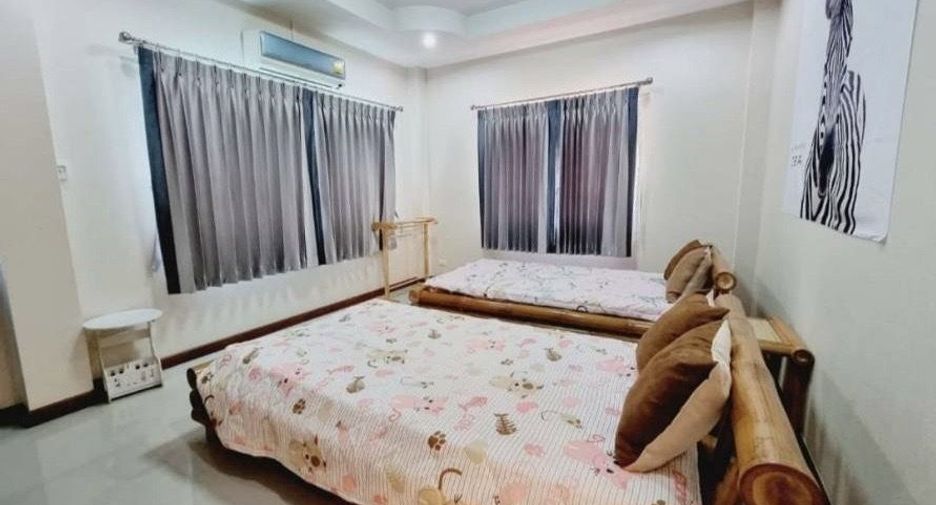For rent 6 bedrooms villa in Mueang Chiang Mai, Chiang Mai