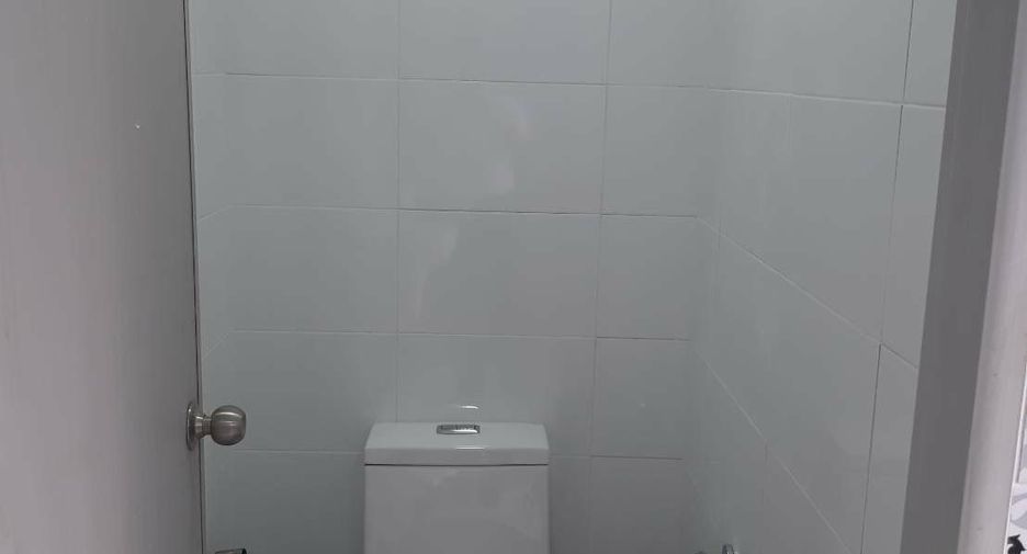 For rent 6 bedrooms villa in Mueang Chiang Mai, Chiang Mai