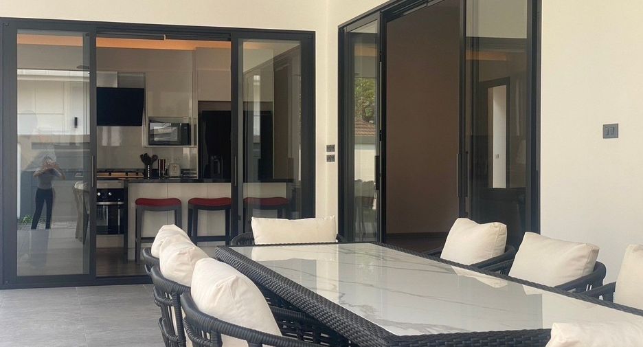 For sale 4 bedrooms villa in Mueang Chiang Mai, Chiang Mai